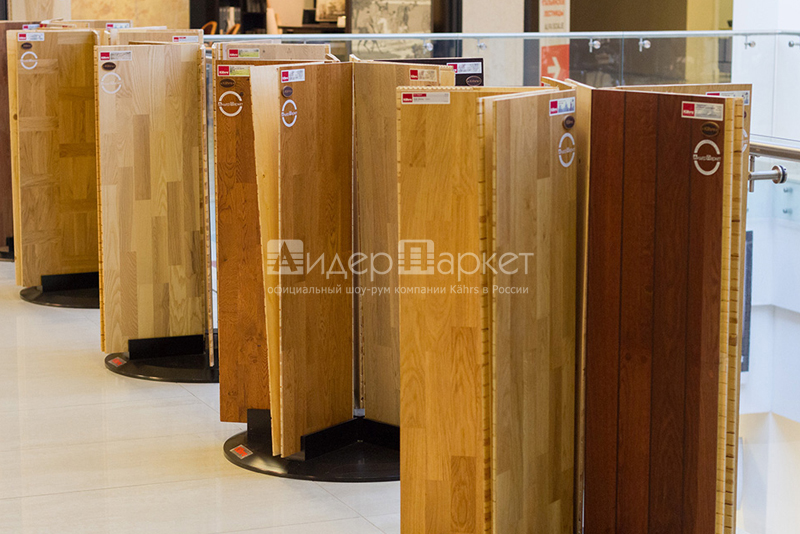 Стенд для паркета. Экспозиционные стенды для паркета. Деревянный стенды для ламината и паркета. Стойки для ламината